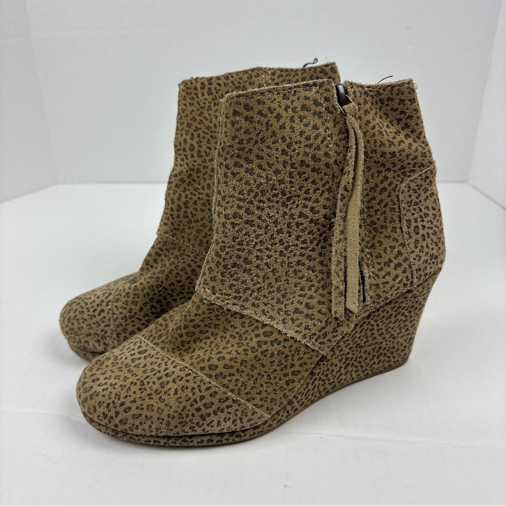 Toms Women Size 7.5 Booties Desert Cheetah Animal Print Wedge Ankle Suede
